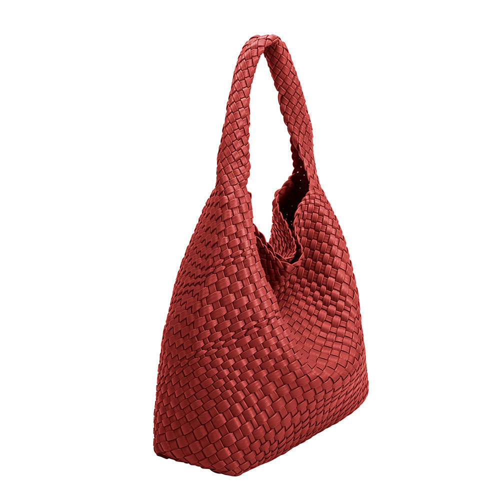 Sac cabas tressé rouge Augustine de trois quarts